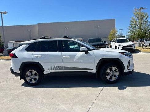 Used 2024 Toyota RAV4 LE AWD/4WD image 2