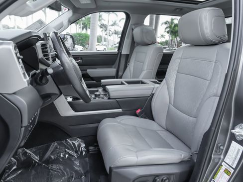 Used 2024 Toyota Tundra Limited image 6