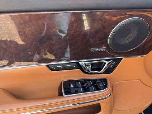 Used 2017 Jaguar XJ L Portfolio AWD/4WD image 10