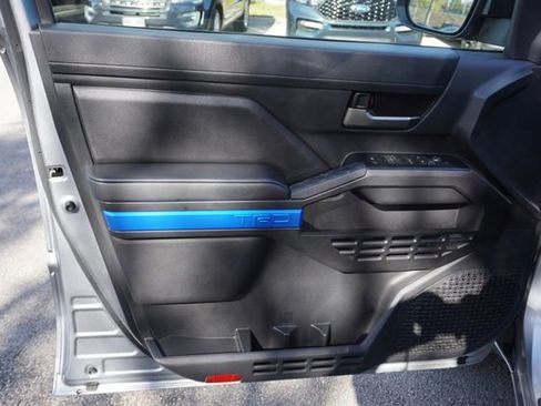 Used 2025 Toyota Tacoma TRD Off-Road image 25