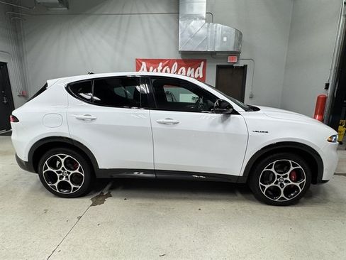 Used 2024 Alfa Romeo Tonale Veloce w/ Active Assist Package AWD/4WD image 8