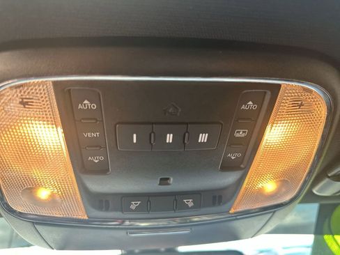 Used 2022 Chrysler 300 S RWD image 30