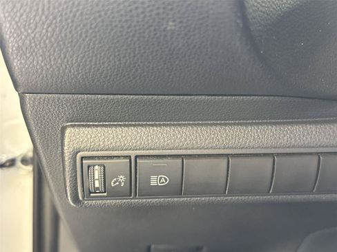 Used 2020 Toyota Corolla XSE FWD image 21