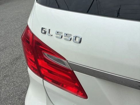 Used 2015 Mercedes-Benz GL 550 4MATIC image 19