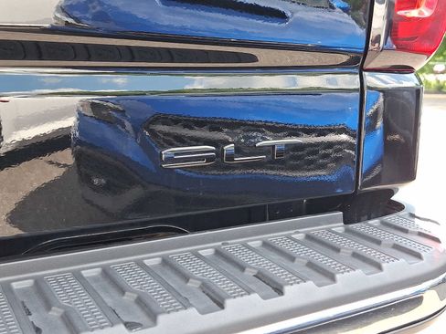 Used 2023 GMC Sierra 1500 SLT w/ SLT Premium Plus Package AWD/4WD image 35