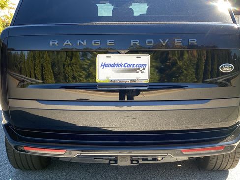 Used 2023 Land Rover Range Rover Long Wheelbase SE image 46