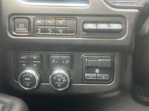 Used 2023 GMC Yukon AT4 w/ AT4 Premium Plus Package image 16