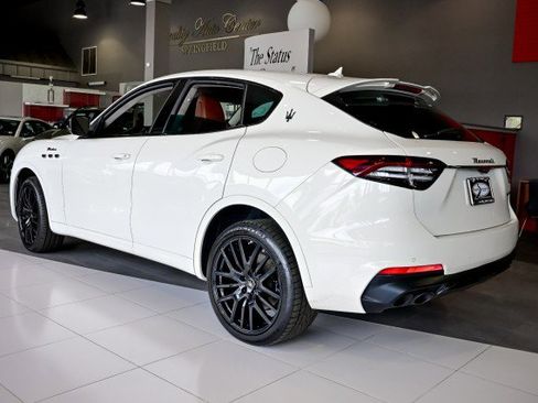 Used 2022 Maserati Levante Modena AWD/4WD image 7
