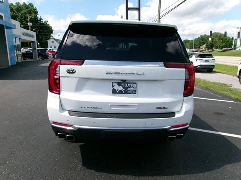 Certified 2025 GMC Yukon Denali AWD/4WD image 4