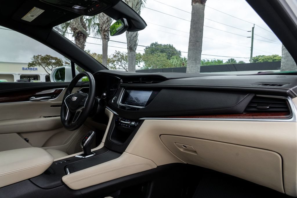 Used 2018 Cadillac XT5 Premium Luxury AWD/4WD image 23