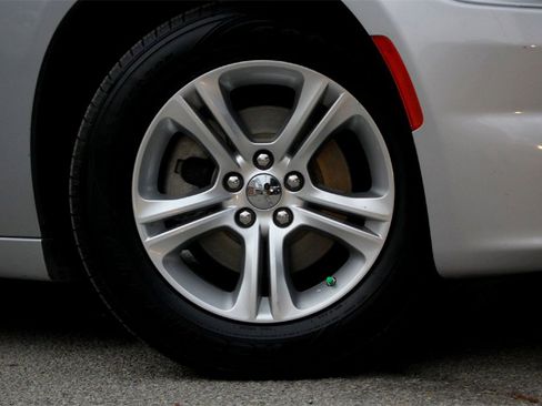 Used 2023 Dodge Charger SXT image 3