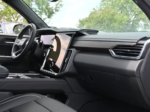 New 2026 GMC Acadia Denali w/ Super Cruise Package FWD image 26