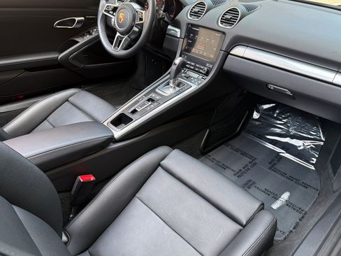 Used 2025 Porsche 718 Boxster w/ Premium Package RWD image 14