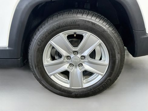 Used 2022 Jeep Compass Latitude w/ Sun and Sound Group FWD image 29