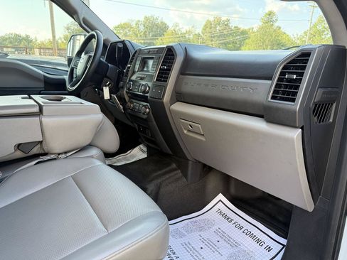 Used 2017 Ford F250 XL w/ Power Equipment Group AWD/4WD image 18