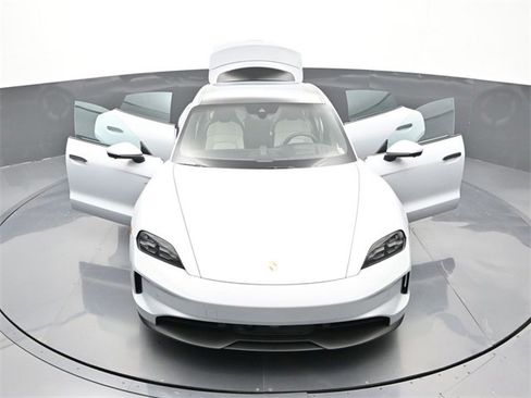 New 2025 Porsche Taycan image 36