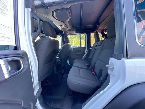 Used 2022 Jeep Wrangler Unlimited Sport image 23