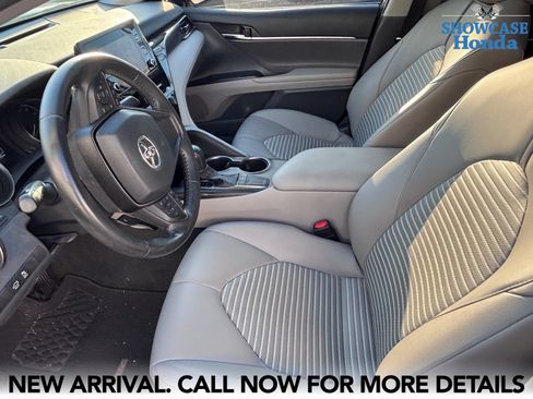 Used 2023 Toyota Camry SE w/ Convenience Package FWD image 9