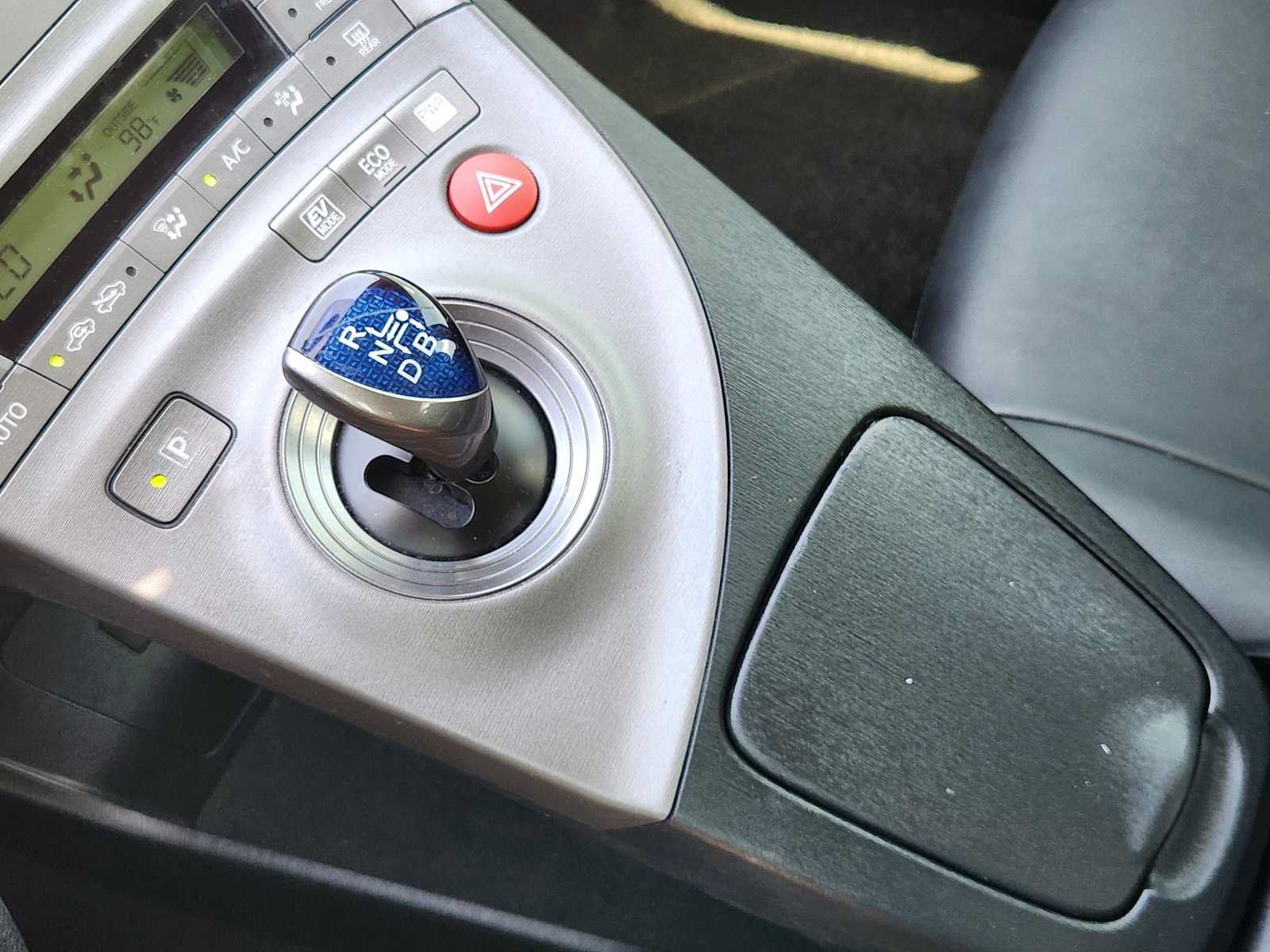 Used 2015 Toyota Prius Persona Series FWD image 19