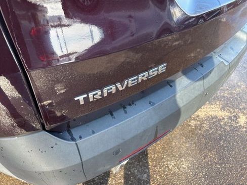 Used 2021 Chevrolet Traverse LT image 49