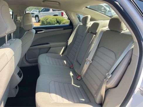 Used 2020 Ford Fusion SE AWD/4WD image 20