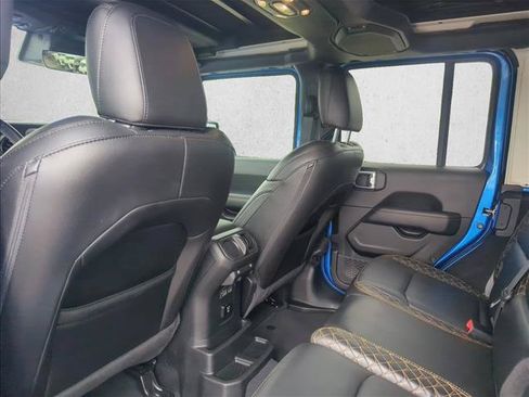 Used 2022 Jeep Wrangler Unlimited Sahara AWD/4WD image 15