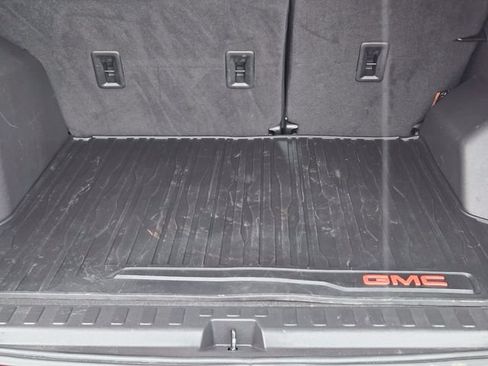 Used 2023 GMC Terrain SLE w/ Driver Convenience Package FWD image 24