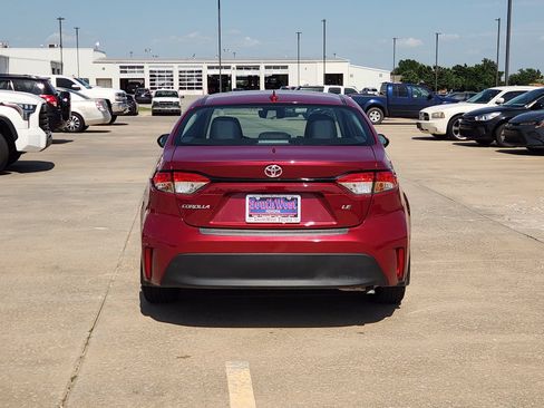 Used 2024 Toyota Corolla LE FWD image 8