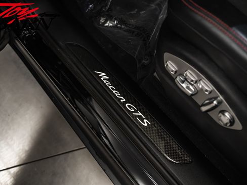 Used 2023 Porsche Macan GTS w/ GTS Sport Package image 22