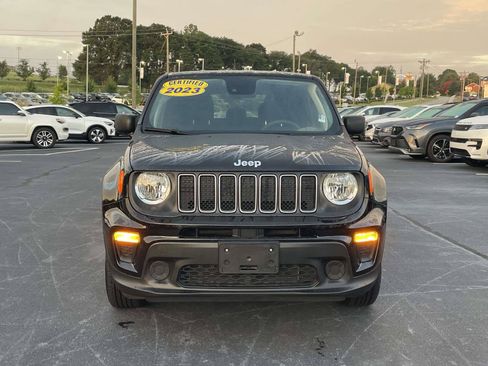 Used 2023 Jeep Renegade Latitude AWD/4WD image 2