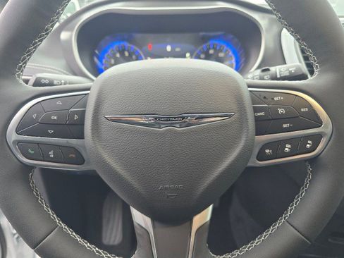 New 2026 Chrysler Pacifica Select image 27