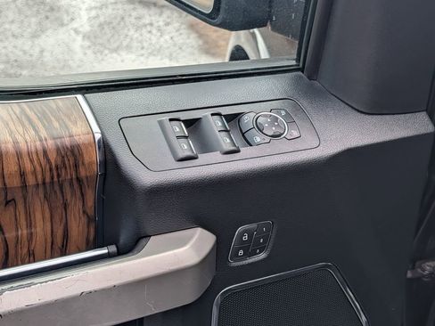 Certified 2019 Ford F150 Lariat w/ Equipment Group 502A Luxury image 18