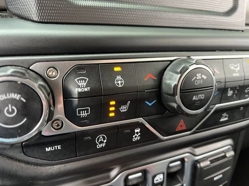 Used 2023 Jeep Gladiator Sport AWD/4WD image 37