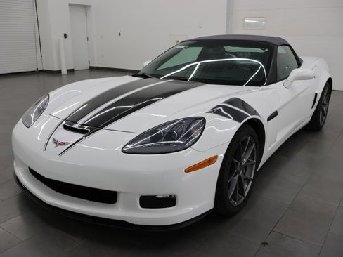 Used 2013 Chevrolet Corvette Grand Sport w/ 4LT Preferred Equipment Group RWD image 64