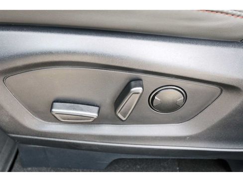 Used 2025 Ford Explorer Active w/ Active Comfort Package RWD image 28