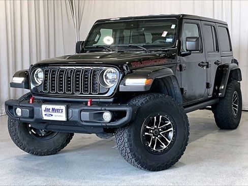 Used 2024 Jeep Wrangler Unlimited Rubicon image 2