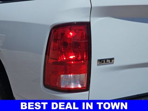 Used 2022 RAM 1500 Classic SLT w/ Electronics Group AWD/4WD image 40