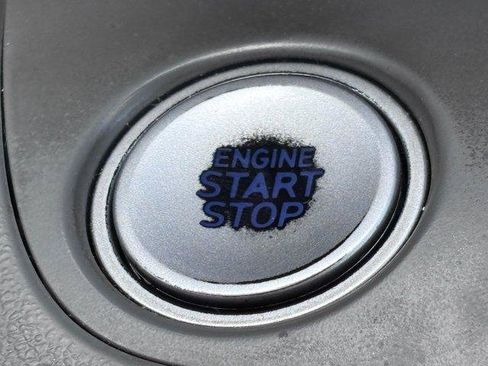 Used 2025 Hyundai Elantra SEL FWD image 31
