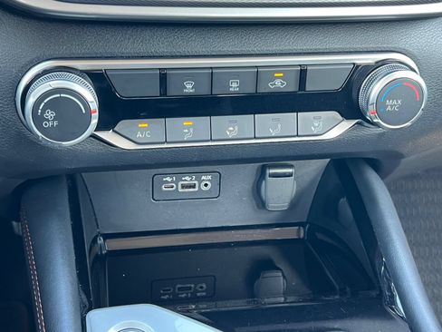 Used 2024 Nissan Altima 2.5 SR FWD image 28