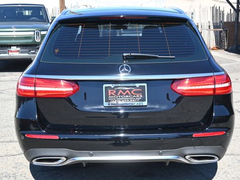 Used 2017 Mercedes-Benz E 400 4MATIC Wagon image 4