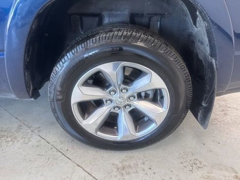 Used 2021 RAM 1500 Limited image 8
