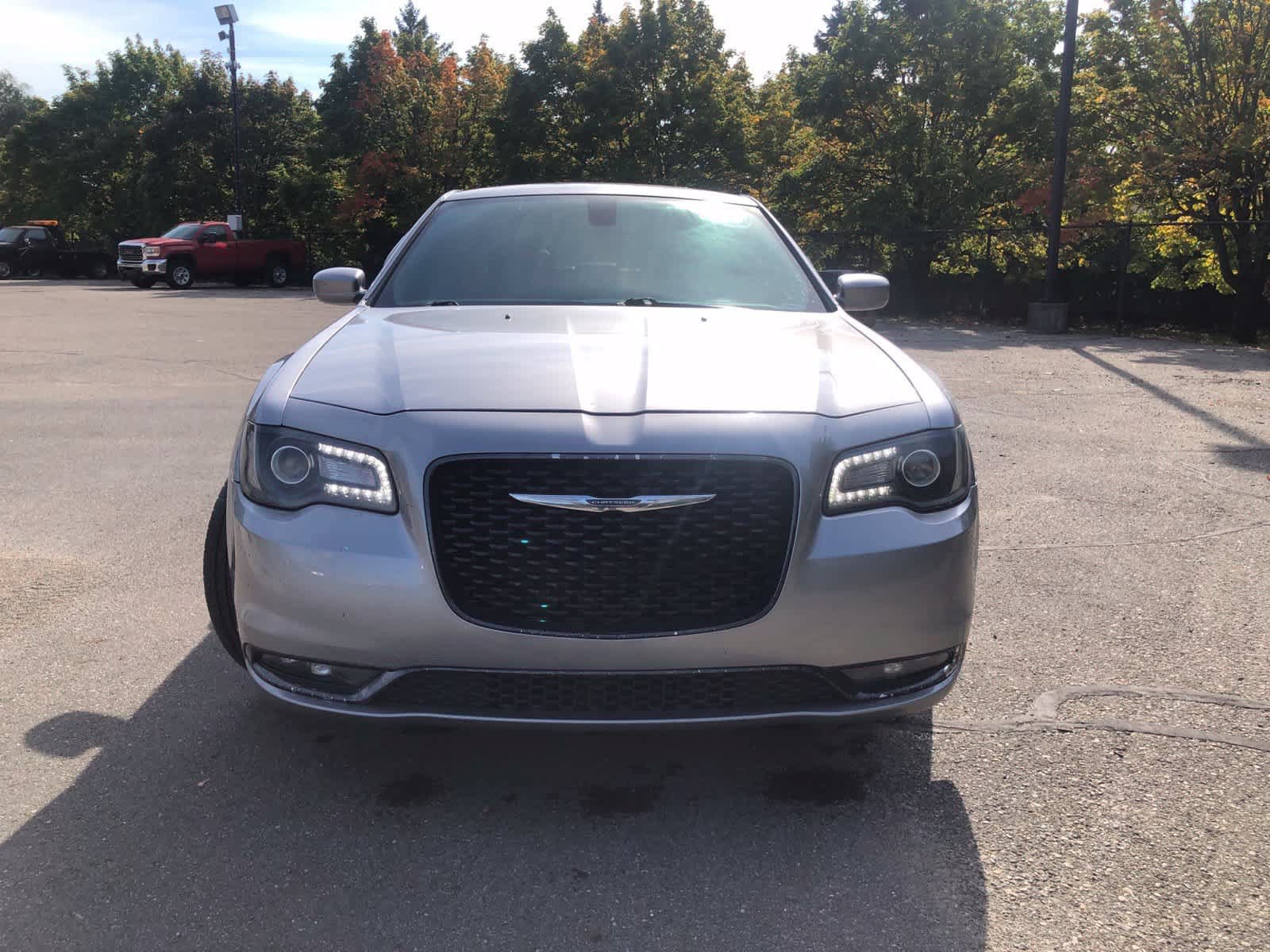 Used 2018 Chrysler 300 S AWD/4WD image 2