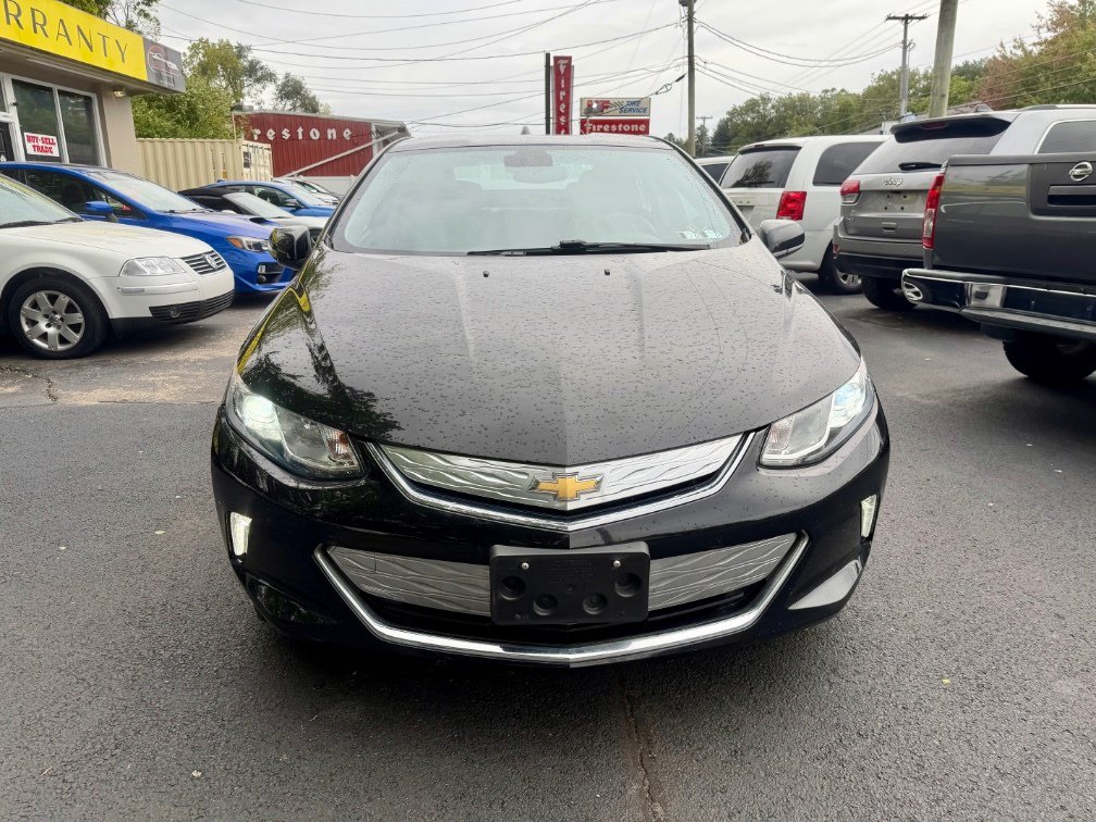 Used 2017 Chevrolet Volt LT FWD image 2