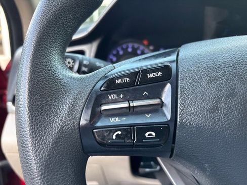 Used 2020 Hyundai Elantra SE image 16