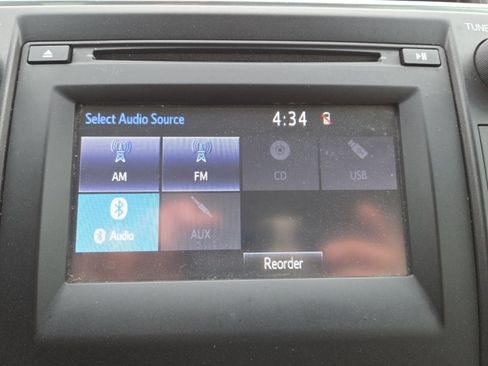 Used 2016 Toyota Camry LE image 6