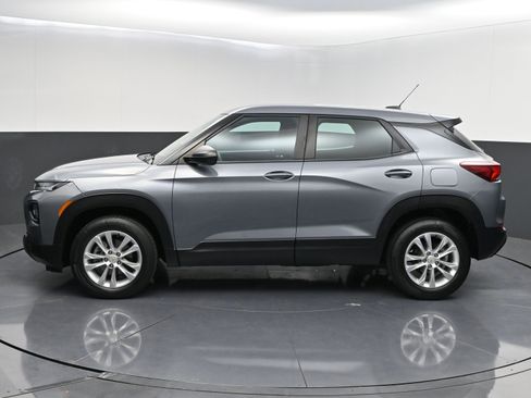 Used 2022 Chevrolet TrailBlazer LS w/ LPO, Blackout Package AWD/4WD image 4