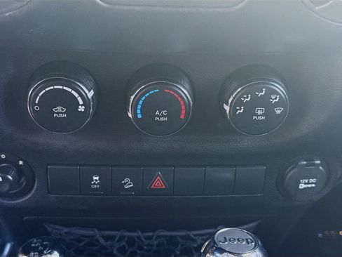 Used 2013 Jeep Wrangler Sport AWD/4WD image 11