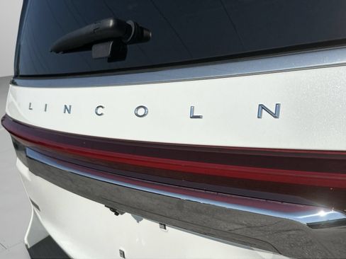 Used 2023 Lincoln Navigator Reserve AWD/4WD image 29