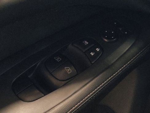 Used 2020 Nissan Pathfinder SV FWD image 27