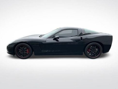 Used 2007 Chevrolet Corvette Coupe w/ Preferred Equipment Group RWD image 4